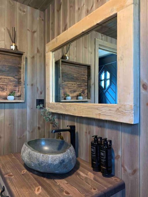 Cosy Cabin Between Lake And Mountain Treungen Buitenkant foto